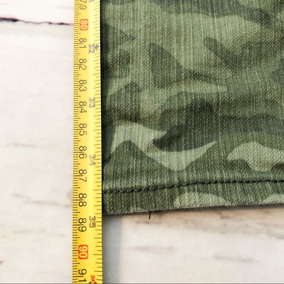 ⭐️ 2/$25 ⭐️ Gap camo skinny jeans - Picture 4 of 4